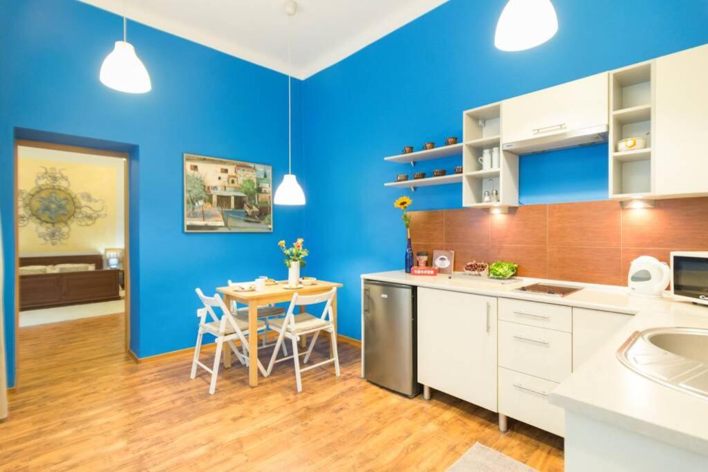 The Quiet Blue Home In The City Center! Krakau Buitenkant foto
